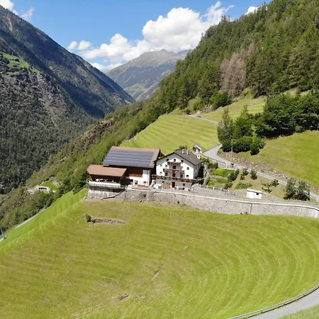 Unterversanthof - Grosse Ferienwohnung Fuer Bis Zu 6 Personen Naturns Exterior photo